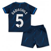Camisa de time de futebol Chelsea Benoit Badiashile #5 Replicas 2º Equipamento Infantil 2023-24 Manga Curta (+ Calças curtas)